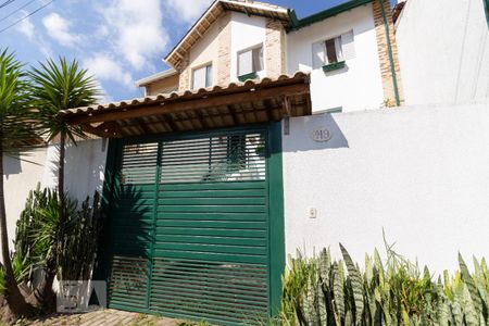 Fachada de casa para alugar com 3 quartos, 120m² em Jardim das Vertentes, São Paulo