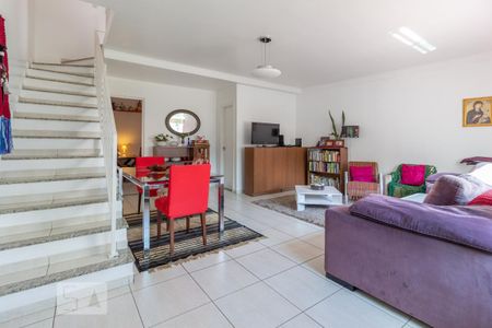 Sala de casa para alugar com 3 quartos, 120m² em Jardim das Vertentes, São Paulo