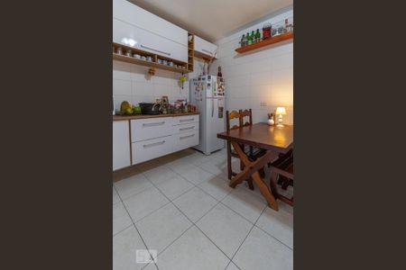 Casa para alugar com 120m², 3 quartos e 2 vagasCozinha