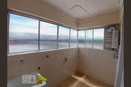 Apartamento à venda com 110m², 3 quartos e 1 vagaÁrea de Serviço