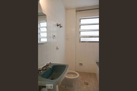 Apartamento para alugar com 120m², 3 quartos e sem vagaBanheiro