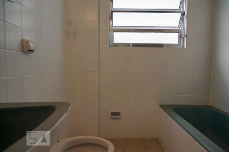 Apartamento para alugar com 120m², 3 quartos e sem vagaBanheiro