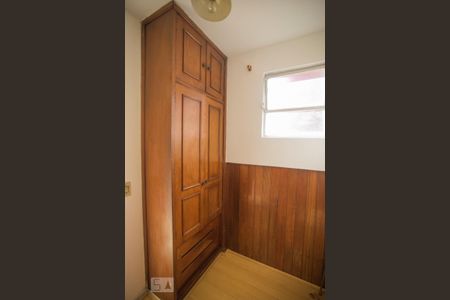 Apartamento para alugar com 52m², 1 quarto e 1 vaga Apartamento para alugar com 52m², 1 quarto e 1 vagaQuarto de Serviço - Armário