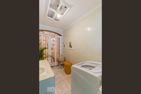 Casa à venda com 240m², 4 quartos e 3 vagas Casa à venda com 240m², 4 quartos e 3 vagasÁrea de Serviço