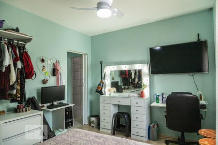 Casa à venda com 180m², 4 quartos e 4 vagasCasa 1 - Quarto 2