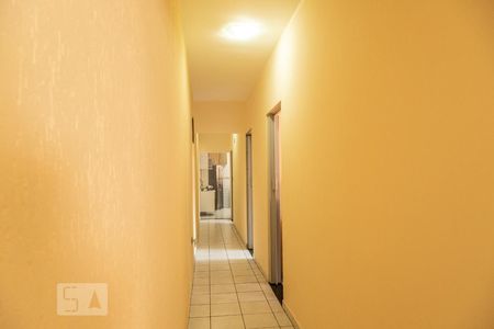 Casa à venda com 180m², 4 quartos e 4 vagasCasa 2 - Corredor