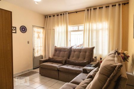 Casa à venda com 180m², 4 quartos e 4 vagasCasa 2 - Sala