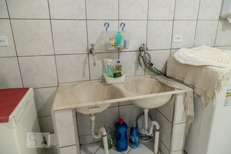 Casa à venda com 180m², 4 quartos e 4 vagasCasa 2 - Área de serviço