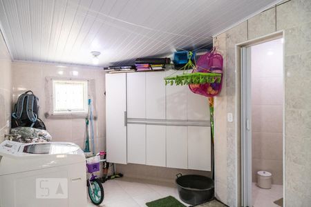 Casa à venda com 180m², 4 quartos e 4 vagasCasa 1 - Área de serviço