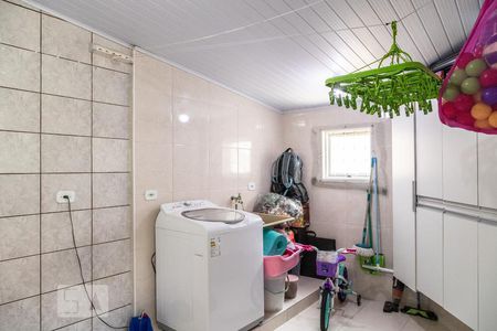 Casa à venda com 180m², 4 quartos e 4 vagasCasa 1 - Área de serviço