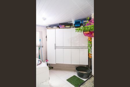 Casa à venda com 180m², 4 quartos e 4 vagasCasa 1 - Área de serviço