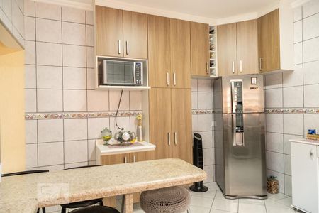 Casa à venda com 180m², 4 quartos e 4 vagasCasa 2 - Cozinha