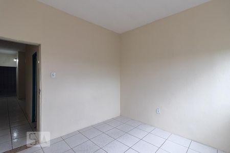 Quarto 1 de casa para alugar com 4 quartos, 55m² em Vila Carmosina, São Paulo