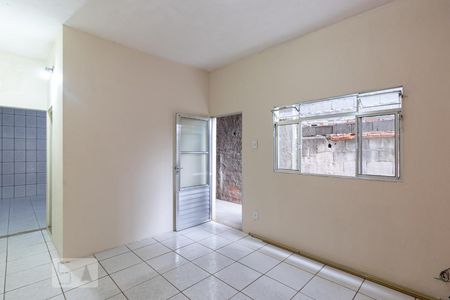 Sala de casa para alugar com 4 quartos, 55m² em Vila Carmosina, São Paulo