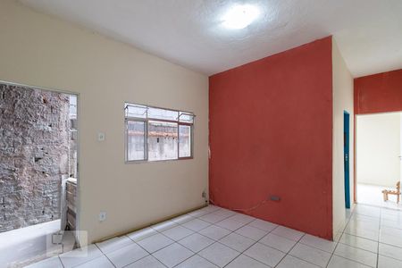 Sala de casa para alugar com 4 quartos, 55m² em Vila Carmosina, São Paulo