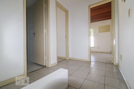 Hall do Segundo Andar de casa de condomínio para alugar com 3 quartos, 100m² em Anil, Rio de Janeiro