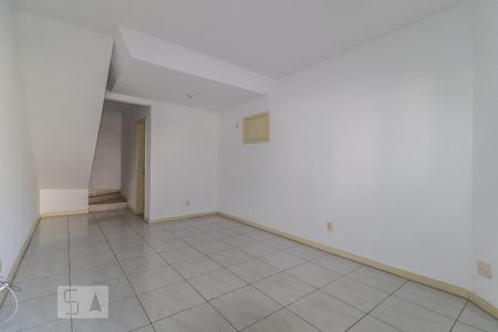Sala de casa de condomínio para alugar com 3 quartos, 100m² em Anil, Rio de Janeiro