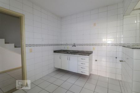 Cozinha de casa de condomínio para alugar com 3 quartos, 100m² em Anil, Rio de Janeiro