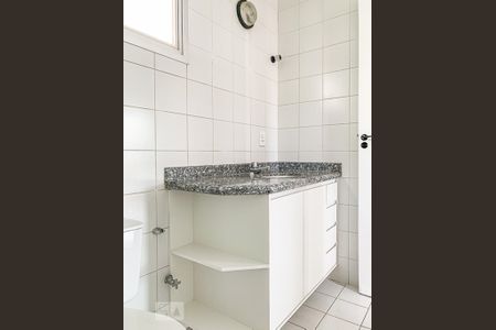 Apartamento à venda com 54m², 1 quarto e sem vagaBanheiro do Quarto