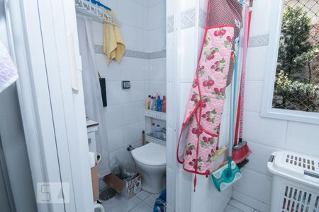 Banheiro de Serviço de apartamento à venda com 3 quartos, 70m² em Jardim Brasil (zona Sul), São Paulo