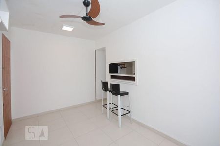 Sala de apartamento para alugar com 2 quartos, 42m² em Anil, Rio de Janeiro