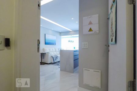Entrada de apartamento à venda com 2 quartos, 74m² em Aclimação, São Paulo