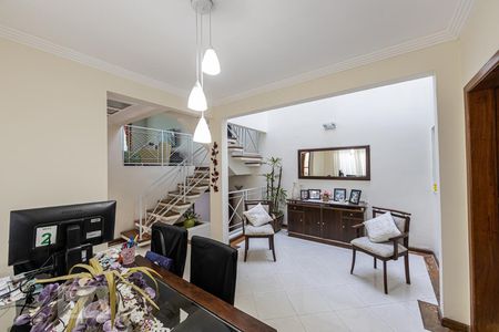 Casa à venda com 3 quartos, 230m² em Água Rasa, São Paulo