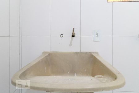 Área de Serviço de casa para alugar com 1 quarto, 35m² em Santo Antônio, Osasco
