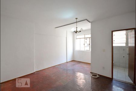 Quarto/Sala de kitnet/studio à venda com 1 quarto, 32m² em Liberdade, São Paulo
