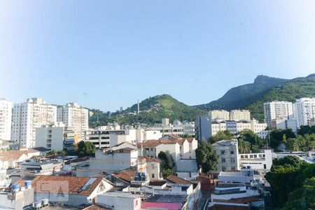 Apartamento à venda com 67m², 2 quartos e 1 vaga Apartamento à venda com 67m², 2 quartos e 1 vagaVista