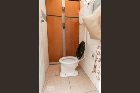 Casa à venda com 140m², 3 quartos e 2 vagas Casa à venda com 140m², 3 quartos e 2 vagasBanheiro de Serviço