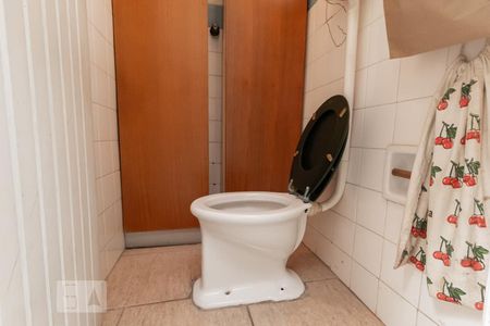 Casa à venda com 140m², 3 quartos e 2 vagas Casa à venda com 140m², 3 quartos e 2 vagasBanheiro de Serviço