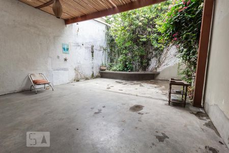 Casa à venda com 140m², 3 quartos e 2 vagas Casa à venda com 140m², 3 quartos e 2 vagasQuintal