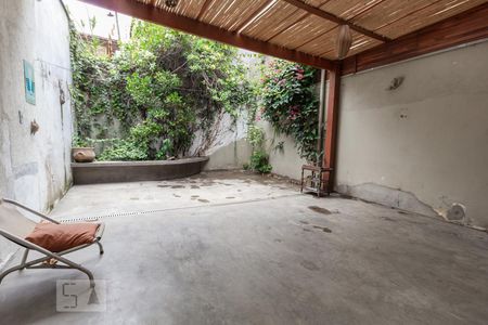 Casa à venda com 140m², 3 quartos e 2 vagas Casa à venda com 140m², 3 quartos e 2 vagasQuintal