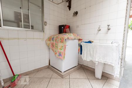 Casa à venda com 140m², 3 quartos e 2 vagas Casa à venda com 140m², 3 quartos e 2 vagasÁrea de serviço