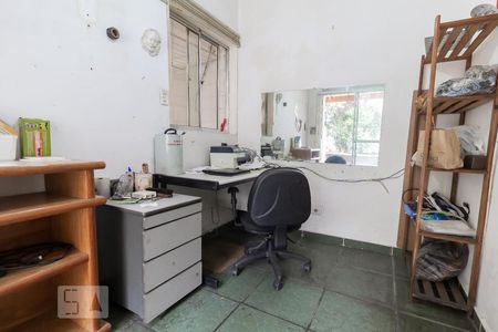 Casa à venda com 140m², 3 quartos e 2 vagas Casa à venda com 140m², 3 quartos e 2 vagasEscritório