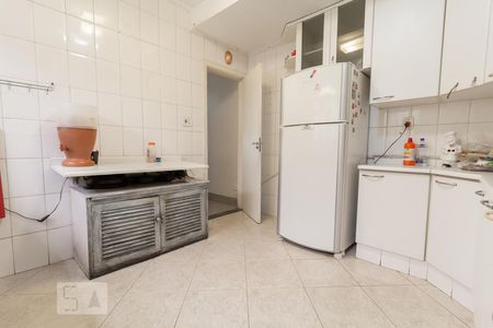 Casa à venda com 140m², 3 quartos e 2 vagas Casa à venda com 140m², 3 quartos e 2 vagasCozinha