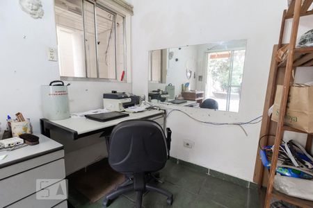 Casa à venda com 140m², 3 quartos e 2 vagas Casa à venda com 140m², 3 quartos e 2 vagasEscritório