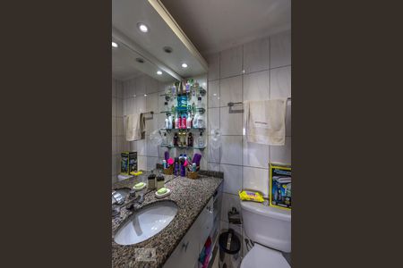 Banheiro suite de apartamento à venda com 3 quartos, 78m² em Jardim Carvalho, Porto Alegre