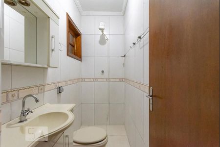 Casa à venda com 177m², 3 quartos e 2 vagasBanheiro