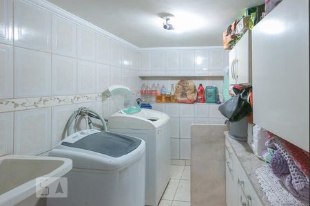 Casa à venda com 177m², 3 quartos e 2 vagasLavanderia