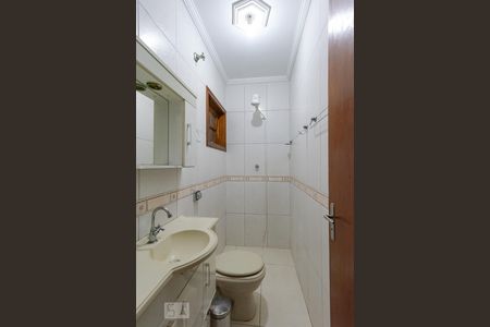 Casa à venda com 177m², 3 quartos e 2 vagasBanheiro