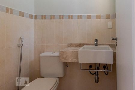 Casa à venda com 320m², 4 quartos e 4 vagasLavabo