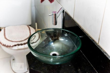 Casa para alugar com 300m², 3 quartos e 2 vagas Casa para alugar com 300m², 3 quartos e 2 vagasLavabo Torneira