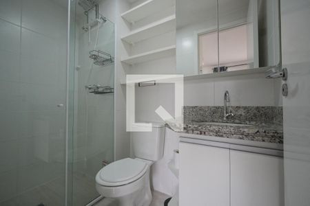 Banheiro de kitnet/studio para alugar com 1 quarto, 28m² em Liberdade, São Paulo