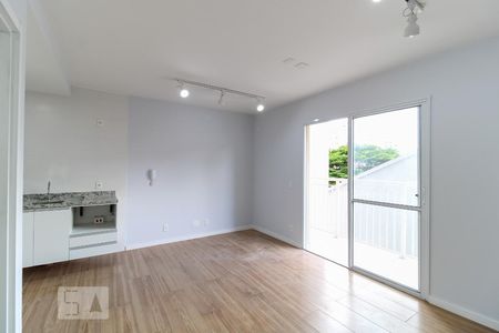 Quarto/Sala de kitnet/studio para alugar com 1 quarto, 28m² em Liberdade, São Paulo