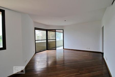 Apartamento para alugar com 174m², 3 quartos e 3 vagasSala