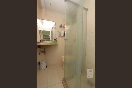 Apartamento à venda com 100m², 2 quartos e sem vagaBanheiro da Suíte