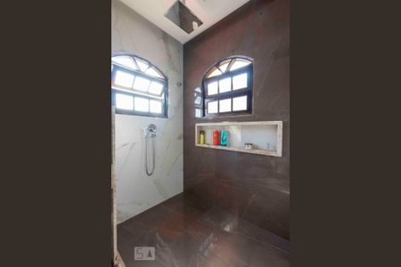 Casa à venda com 252m², 3 quartos e 2 vagas Casa à venda com 252m², 3 quartos e 2 vagasBanheiro Quarto 3 - Suite