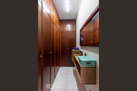 Casa à venda com 252m², 3 quartos e 2 vagas Casa à venda com 252m², 3 quartos e 2 vagasCloset Quarto 3 - Suite